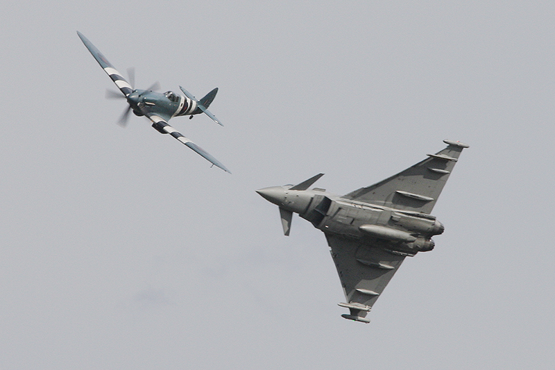 Spitfire PR.XIX, BBMF, RAF<br>Typhoon F.2, 29(R) Sqn, RAF