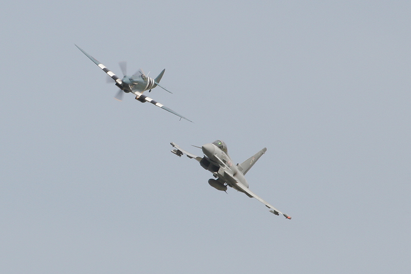 Spitfire PR.XIX, BBMF, RAF<br>Typhoon F.2, 29(R) Sqn, RAF