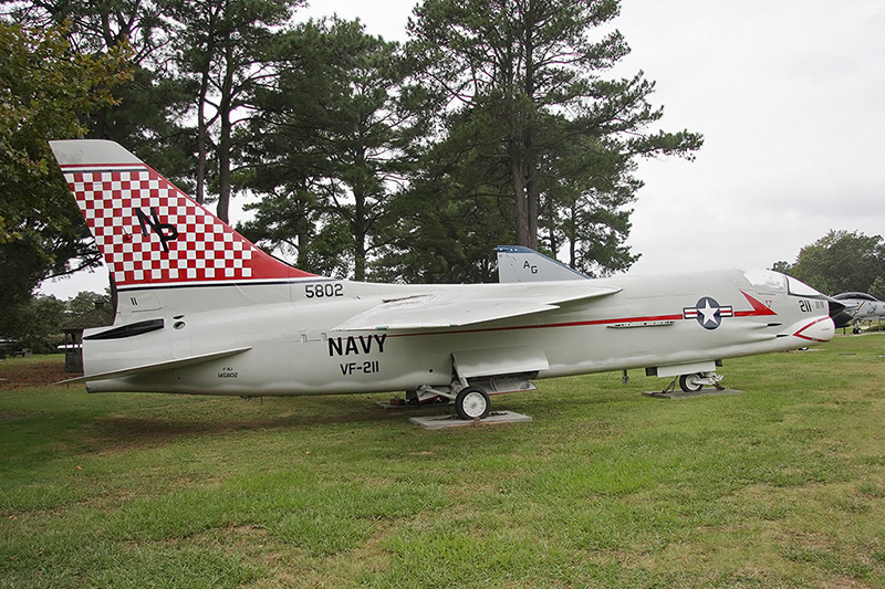 F-8J Crusader, VF-211 <i>Fighting Checkmates</i>, USN