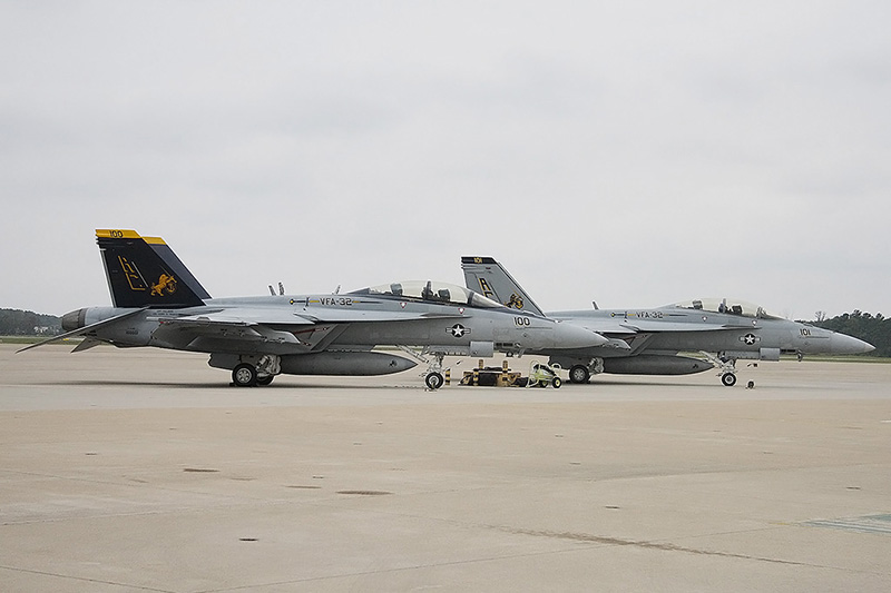 F/A-18F Super Hornets, VFA-32 <i>Swordsmen</i>, USN