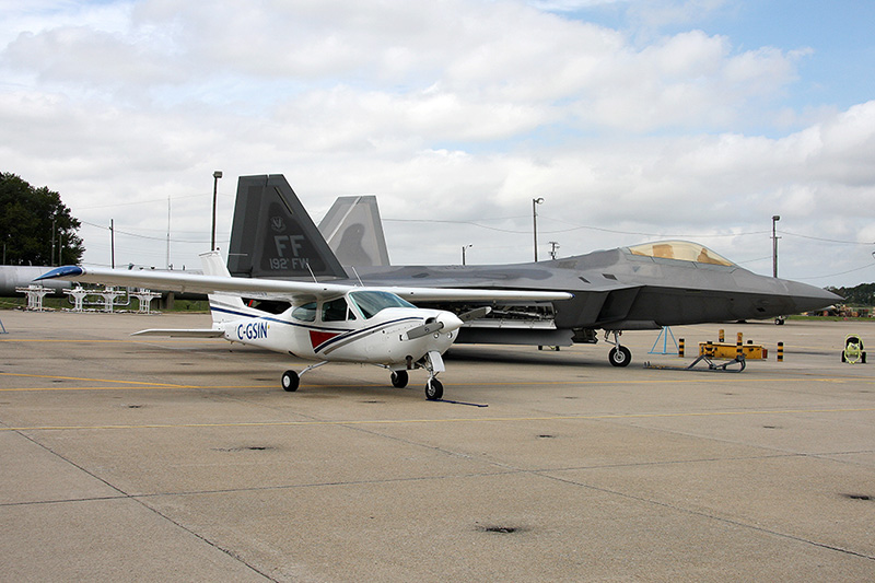 F-22A Raptor, 94th FS, USAF<br>Cessna 177RG Cardinal