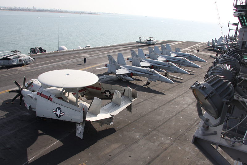 E-2C Hawkeye, VAW-124 <i>Bear Aces</i>, USN<br>F/A-18A+ Hornet, VFA-87 <i>Golden Warriors</i>, USN