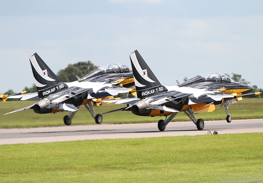 T-50B Golden Eagles - 10-0053/7 & 10-0059/8 - 239SFS Black Eagles